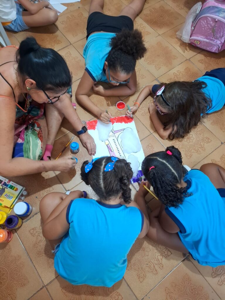 WhatsApp Image 2025-04-08 at 19.33.26 Atividades Lúdicas e Artísticas Atividades com pintura, jogos e brincadeiras para estimular a criatividade.